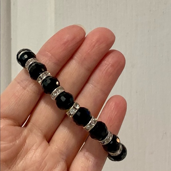 Black and silver tone sparkly bracelet - Picture 3 of 4